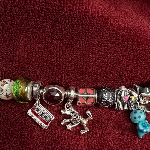 Pandora bracelet with Disney themed charms - Picture 11 of 14